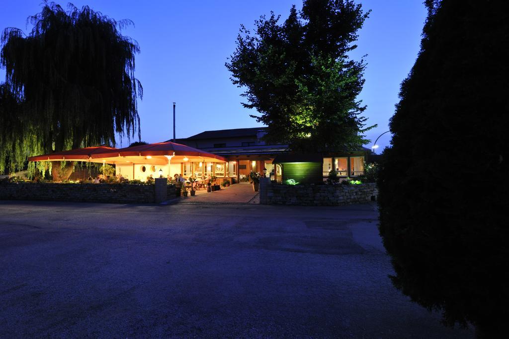 Hotel Dreimaedelhaus Espelkamp-Mittwald Экстерьер фото