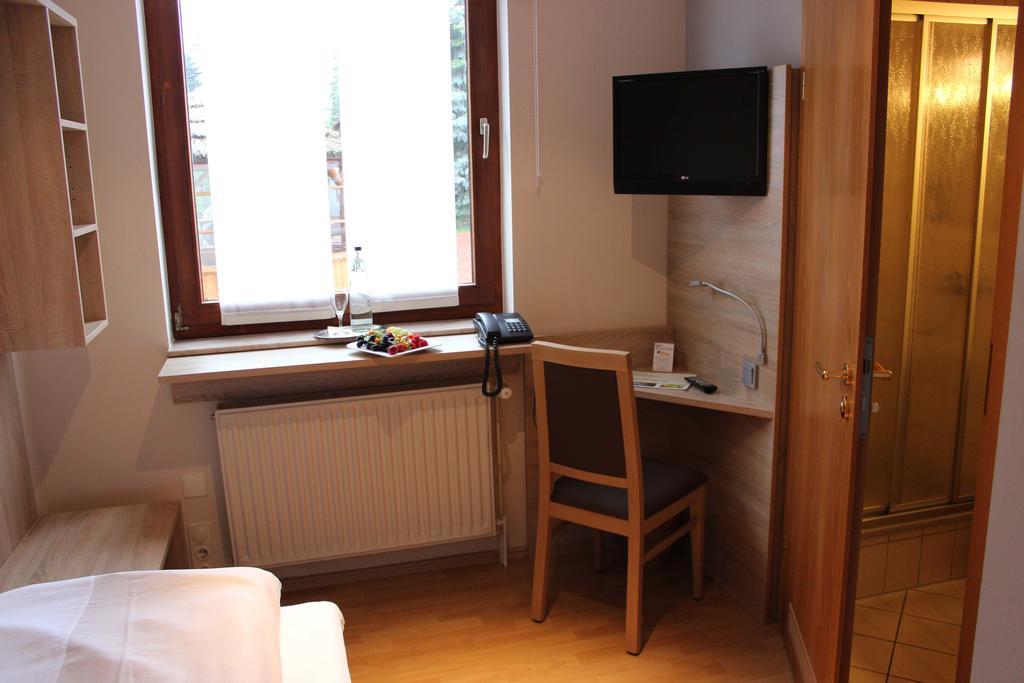 Hotel Dreimaedelhaus Espelkamp-Mittwald Экстерьер фото