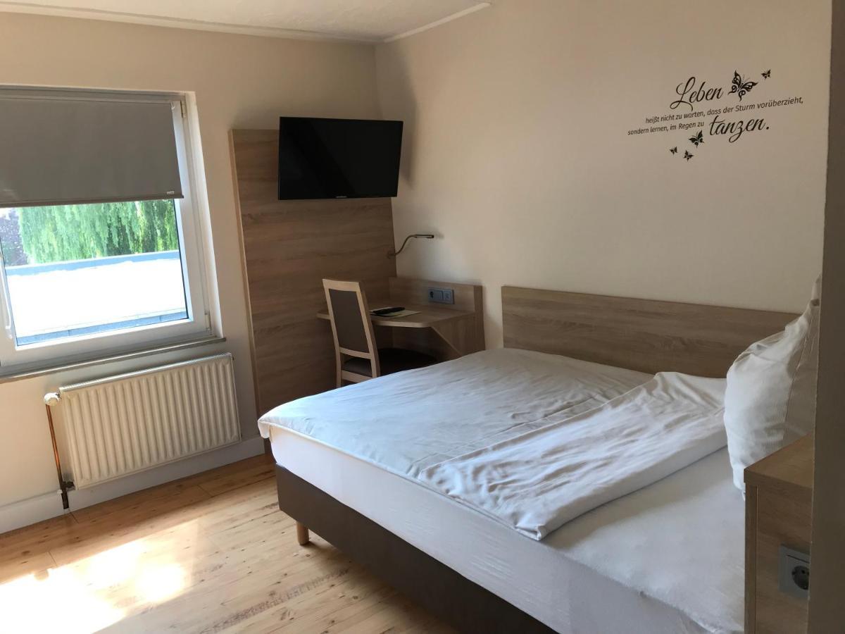 Hotel Dreimaedelhaus Espelkamp-Mittwald Экстерьер фото